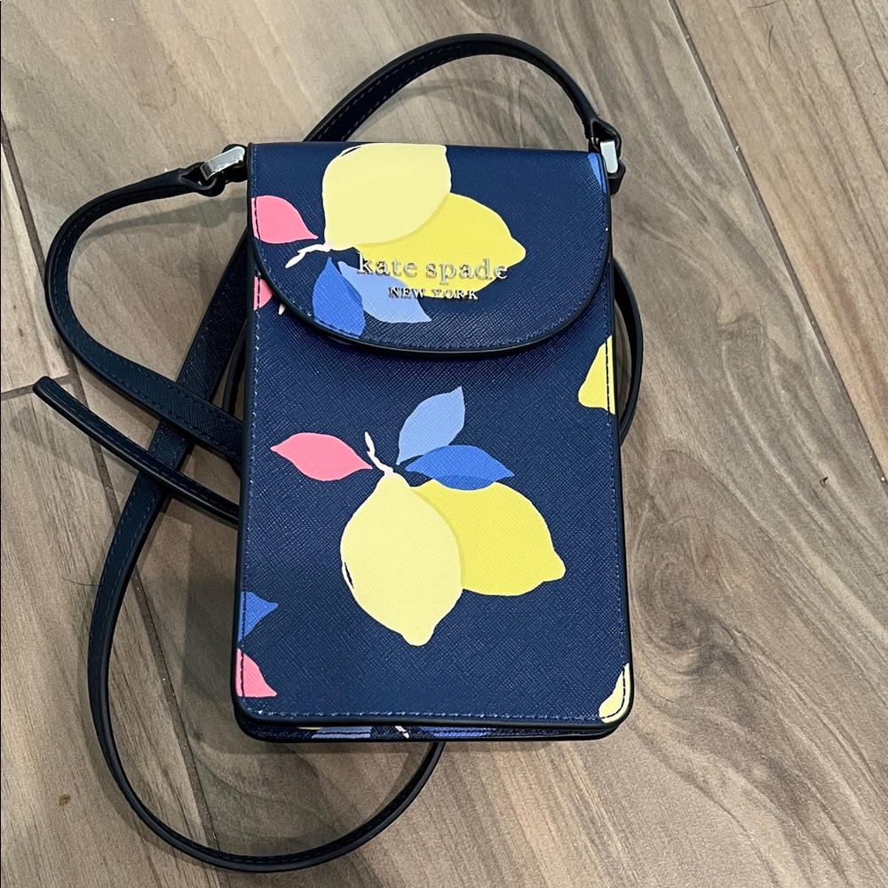 Kate Spade Cameron Lemon Zest phone crossbody - New without tags